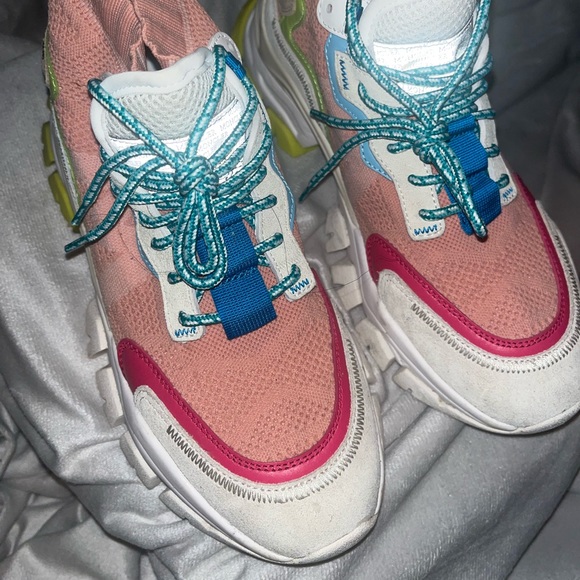 MONCLER
Mesh Panel High-Top Sneakers 7 - Picture 2 of 5